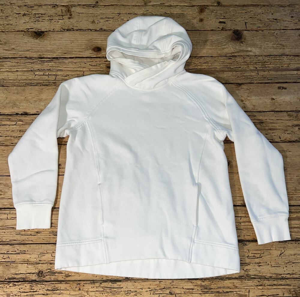Lululemon Women’s Size 8 White Fleece Pullover EUC